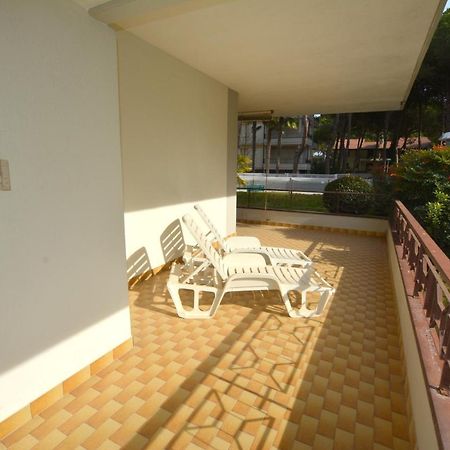 Lignano With Pool Apartment ลินญาโน ซับเบียโดโร ภายนอก รูปภาพ