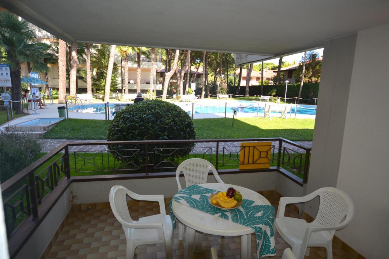 Lignano With Pool Apartment ลินญาโน ซับเบียโดโร ภายนอก รูปภาพ