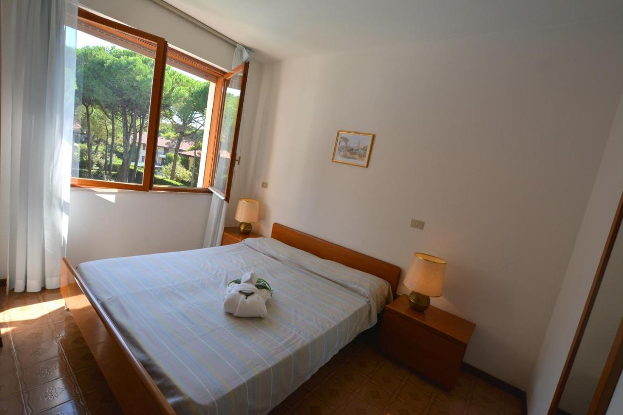 Lignano With Pool Apartment ลินญาโน ซับเบียโดโร ภายนอก รูปภาพ