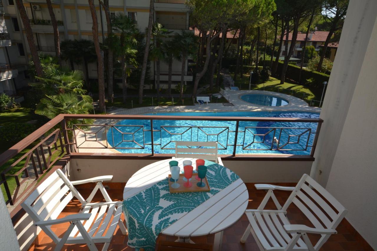 Lignano With Pool Apartment ลินญาโน ซับเบียโดโร ภายนอก รูปภาพ