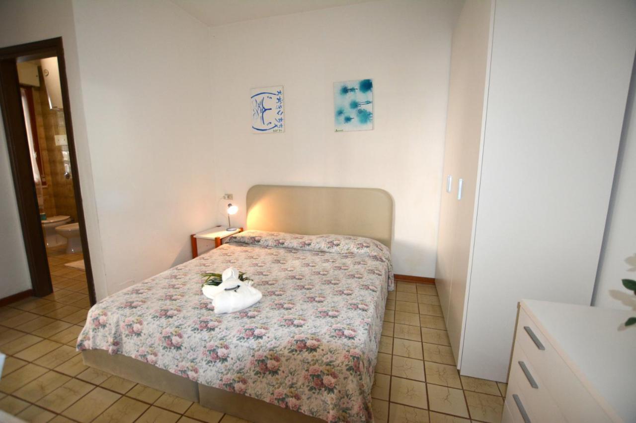 Lignano With Pool Apartment ลินญาโน ซับเบียโดโร ภายนอก รูปภาพ