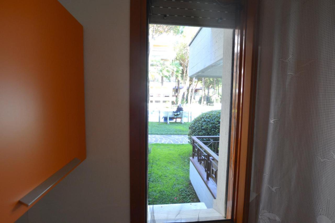 Lignano With Pool Apartment ลินญาโน ซับเบียโดโร ภายนอก รูปภาพ