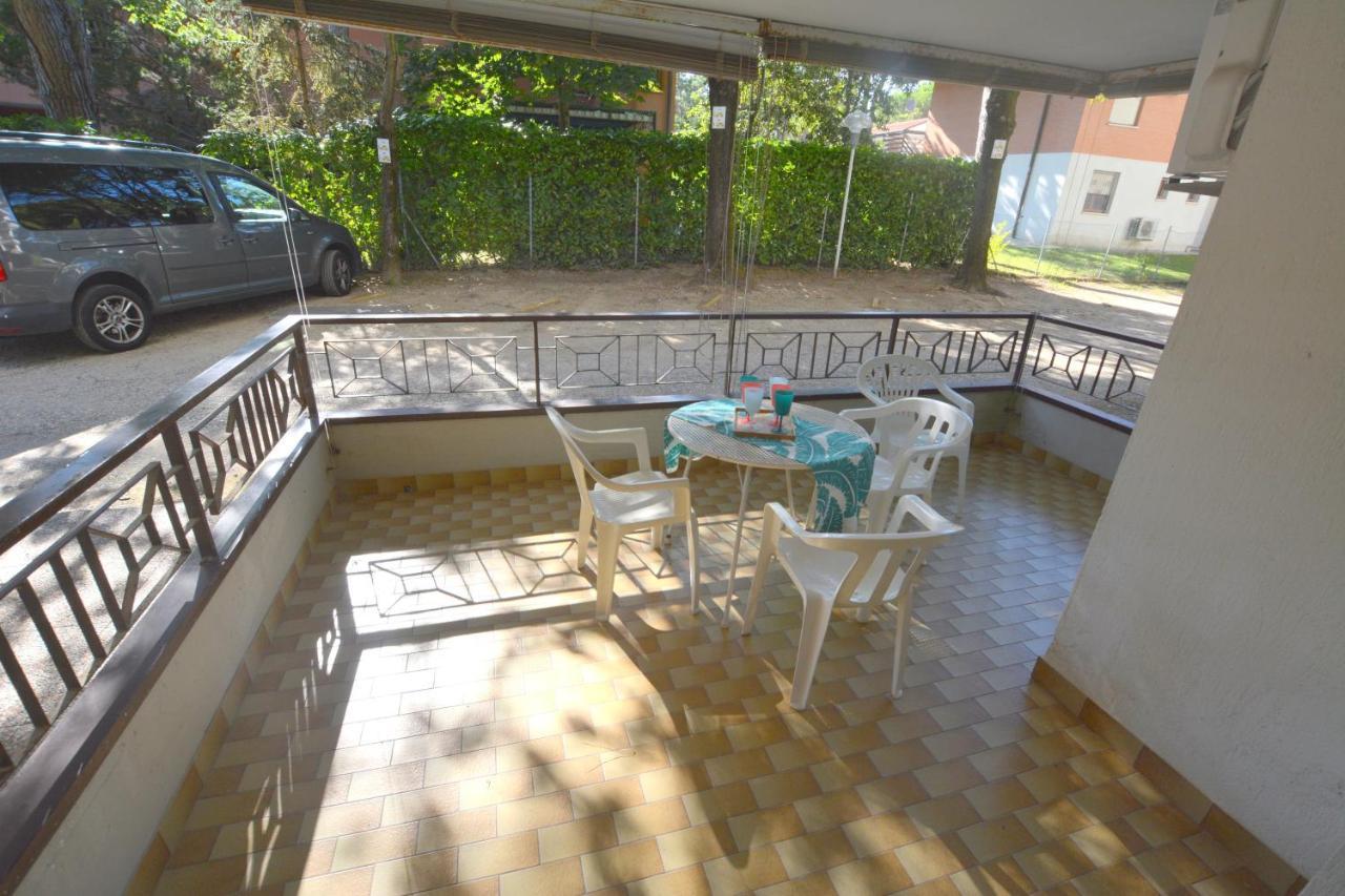 Lignano With Pool Apartment ลินญาโน ซับเบียโดโร ภายนอก รูปภาพ