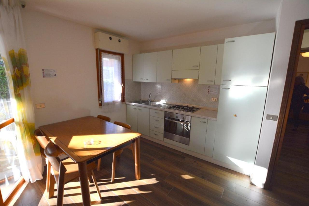 Lignano With Pool Apartment ลินญาโน ซับเบียโดโร ภายนอก รูปภาพ