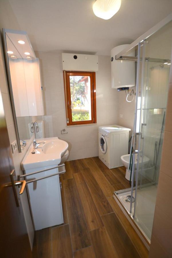 Lignano With Pool Apartment ลินญาโน ซับเบียโดโร ภายนอก รูปภาพ