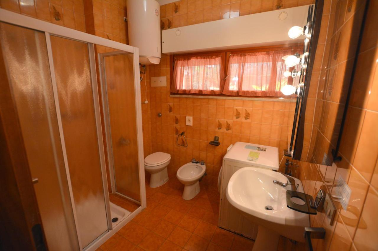 Lignano With Pool Apartment ลินญาโน ซับเบียโดโร ภายนอก รูปภาพ