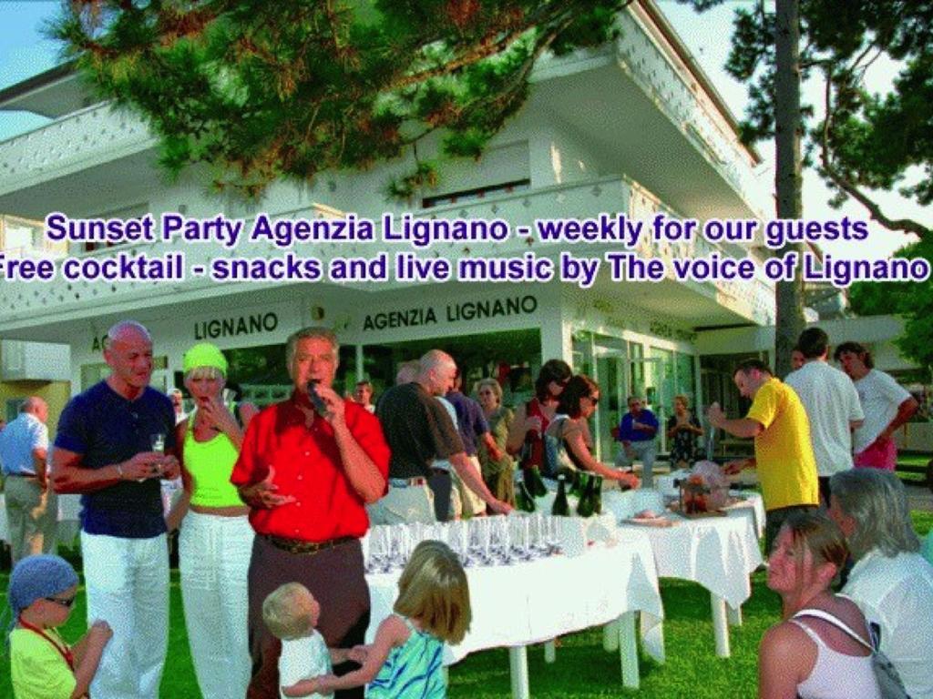 Lignano With Pool Apartment ลินญาโน ซับเบียโดโร ภายนอก รูปภาพ